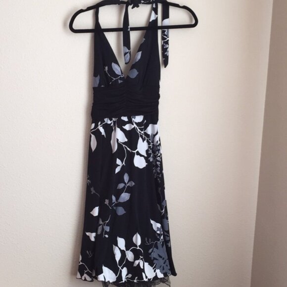 Speechless halter dress - Picture 1 of 4